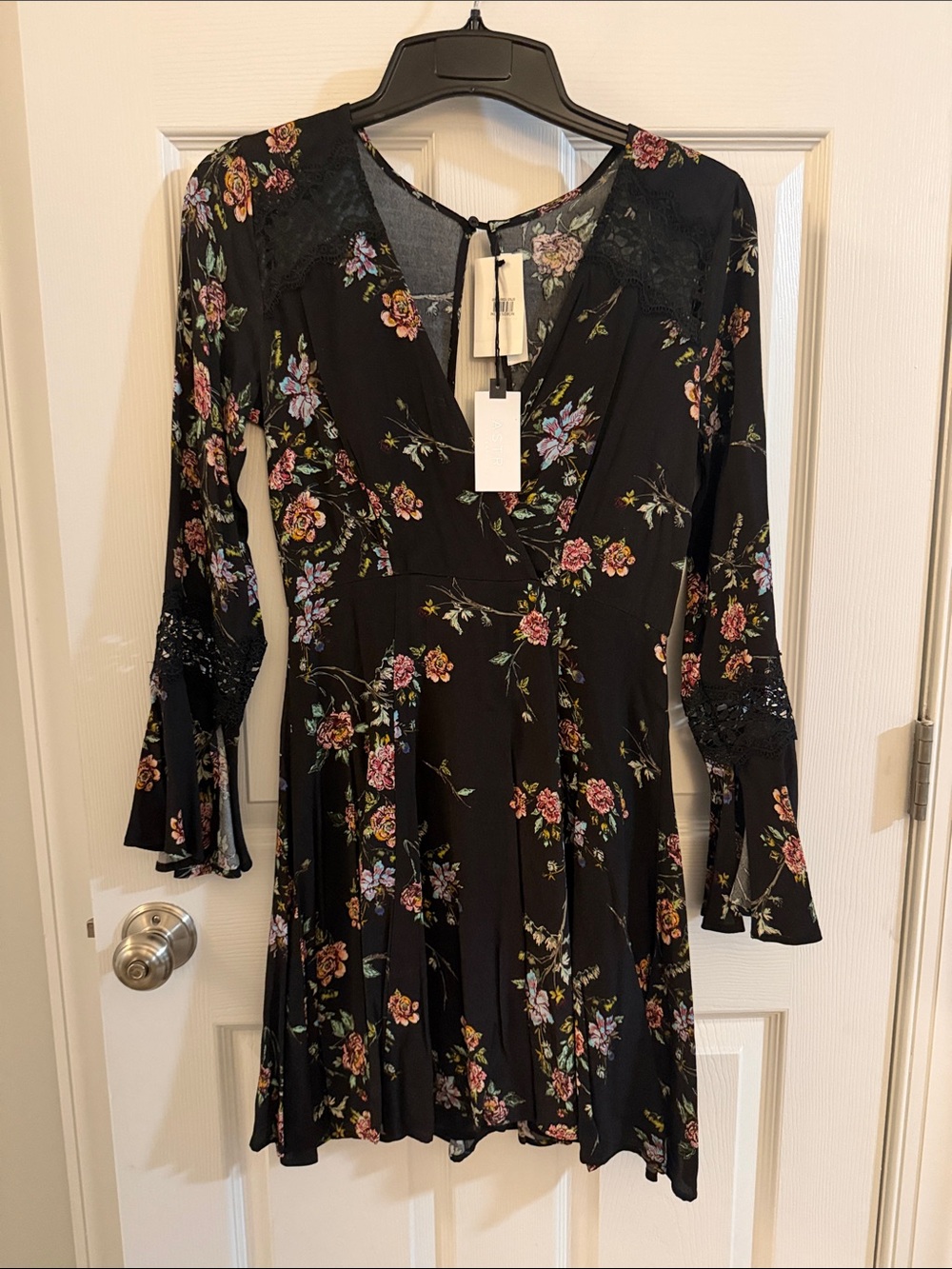 Astr Black Floral Lace-Trim V-Neck Mini Dress